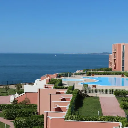 شقة A Sete: Terrasse, Jardinet, Piscine Et Parking Prive A Proximite De La - Fr-1-472a-141 *