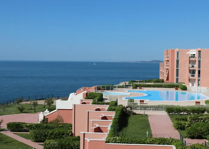 Daire Rez-De-Jardin Avec Acces Piscine Et Mer, Parking Prive - Fr-1-472A-141 *